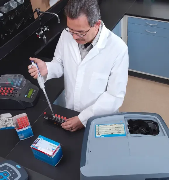 Hach DR6000 UV VIS Spectrophotometer with RFID Technology LPV441.99.00012 benchtop lab instrument